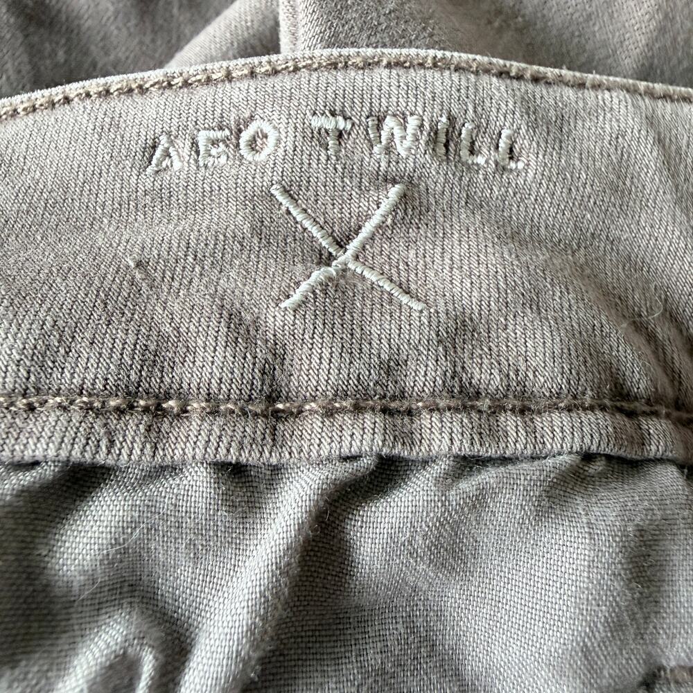 American Eagle AEO Twill Womens Mauve Pink Super Stretch Midi Shorts Size 10 - Picture 4 of 5
